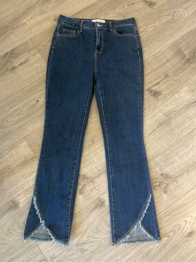 **Charlie B** Tulip Split frayed hem Jean.